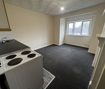 1 Bed Flat, Broadlands Road, SO17 - Photo 5