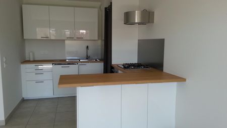 Location Appartement 3 pièces 68m² THONON LES BAINS 74200 - Photo 2