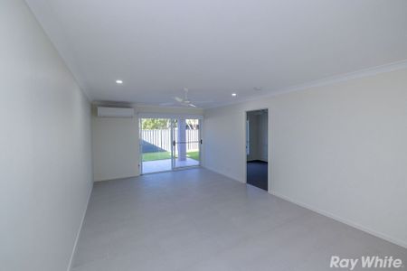 BEAUTIFUL BRAND NEW 3 BEDROOM VILLA!! - Photo 2