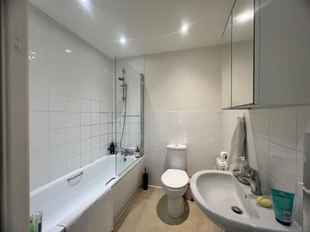 2 bedroom apartment to rent - Photo 5