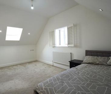 3 bedroom flat to rent - Photo 2