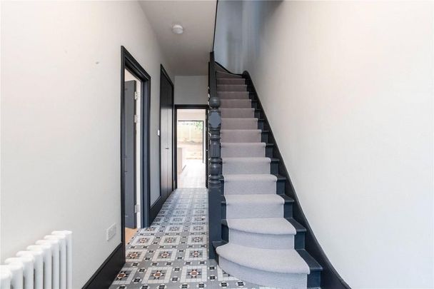 4 bedroom terraced house to rent - Photo 1