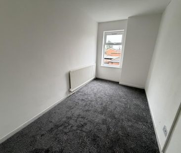 4 bedroom end of terrace house to rent - Photo 4