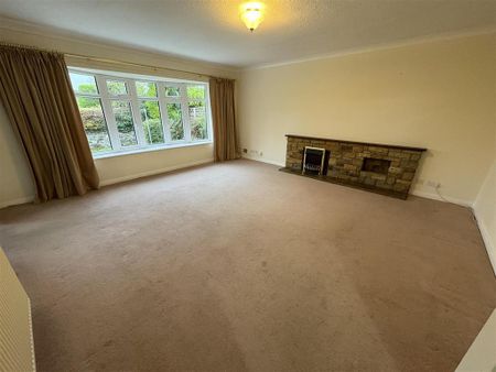 2 bedroom detached bungalow to rent - Photo 2