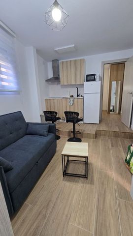 Alquiler de piso en Antonio Vico - Photo 2