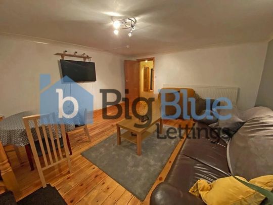 4 bedroom terraced house to rent - Photo 1