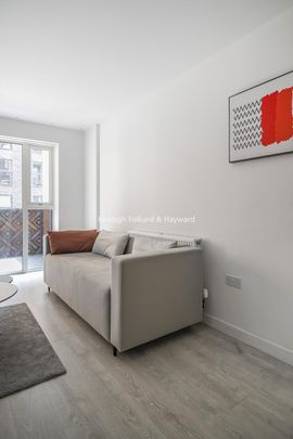 East Acton Lane, London, W3 - Photo 1