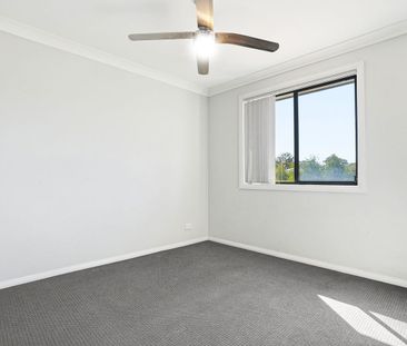 4 Bedroom home !! - Photo 2