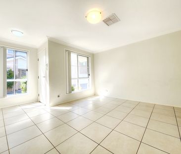 Modern Family Home - Photo 2