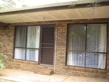 CENTRAL LOCATION - Photo 5