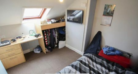 5 Bed - 17 Stanmore Street, Burley, Leeds - LS4 2RS - Student - Photo 4