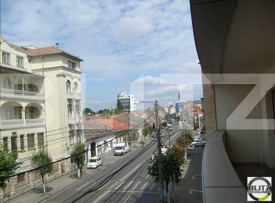 Suprafata generoasa in zona Primariei! 2 camere decomandate - Photo 1