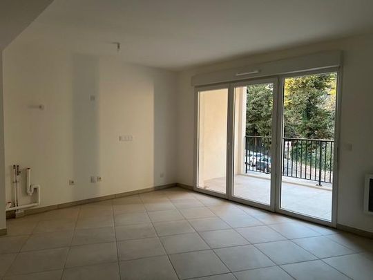 Location Appartement 2 pièces 42m² BRIGNOLES 83170 - Photo 1