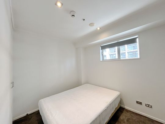 City Centre Urban Living - Stylish 2-Bedroom Apartment - Photo 1