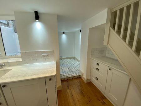 3 bedroom end of terrace house to rent - Photo 4