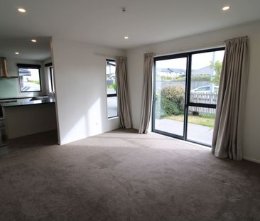 Lovely Three Bedroom Townhouse in Wigram - Photo 3