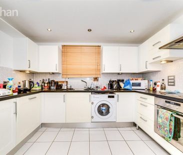 3 bedroom flat to rent - Photo 6