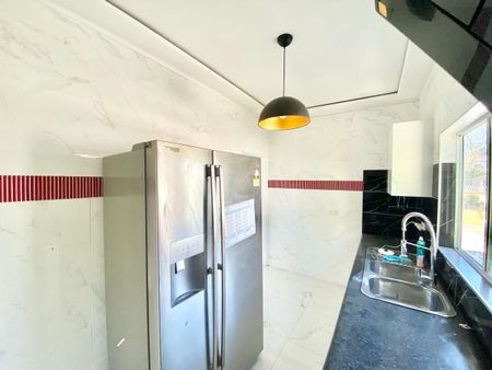 3 Bedroom House - Photo 5