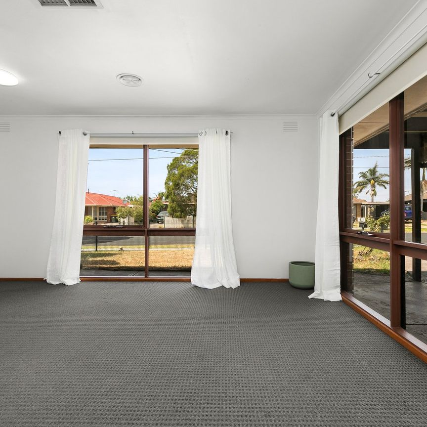 27 Valewood Drive, Kealba VIC 3021 - Photo 1