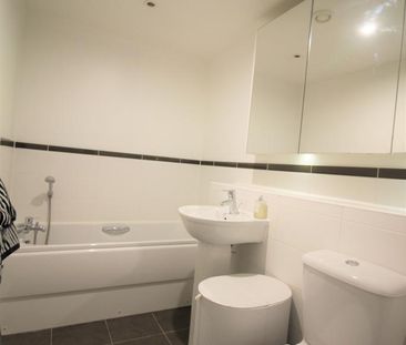 2 bedroom flat to rent - Photo 6