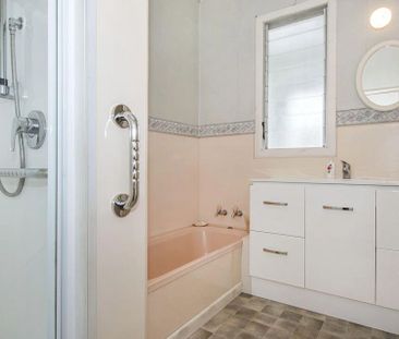 Spacious 3-Bed Home in Kensington (pet friendly) - Photo 5