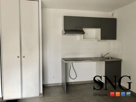 T3 AVEC LOGGIA ET PARKING - Photo 4