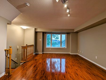 For Lease - 4861 Halfmoon Grove Unit# 19, Mississauga, Ontario - Photo 2