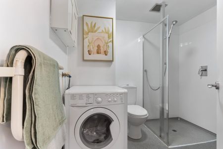 Boutique Modern City Living furnished or unfurnished you choose - Photo 4