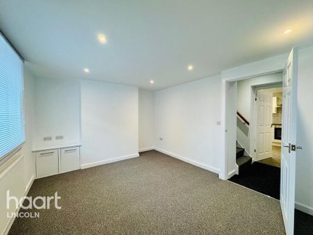 3 bedroom terraced house to rent - Photo 3
