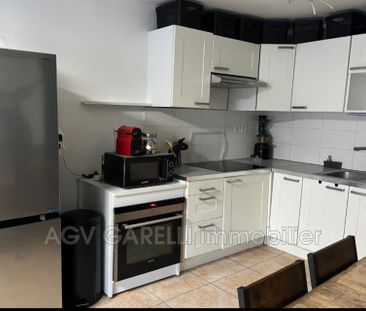 Location Appartement 2 pièces 44m² HYERES 83400 - Photo 4