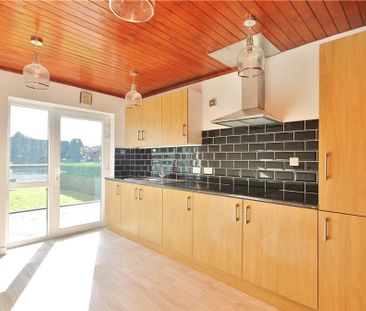 The Island, Wraysbury, Staines-upon-Thames, Berkshire, TW19 5AS - Photo 2