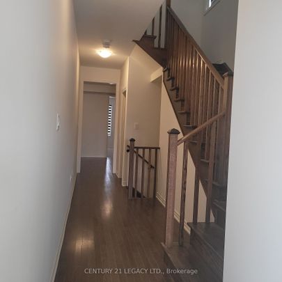 For Lease - 1271 Plymouth Drive, Oshawa, Ontario - Photo 1