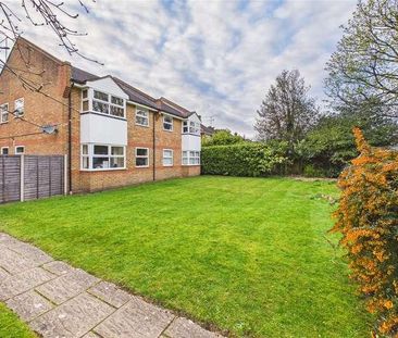 The Beeches, Church Road West, Farnborough, Hampshire, GU14 - Photo 4