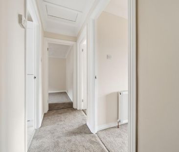 3 bedroom apartment to rent - Photo 2