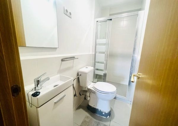 Calle León, Getafe, Community of Madrid 28903