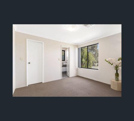 Rooms/26F Lawson Street, Bentley, WA 6102 - Photo 4