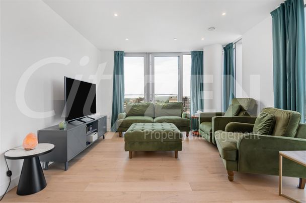 37 Clarendon Road, Watford - Photo 1