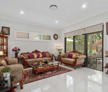 A Rare, Extravagant Spacious Home, Prime Location - Photo 1