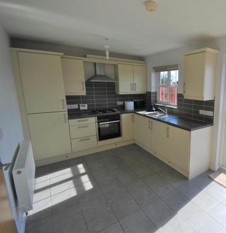 133a Linen Crescent, Bangor, BT19 7JW - Photo 5