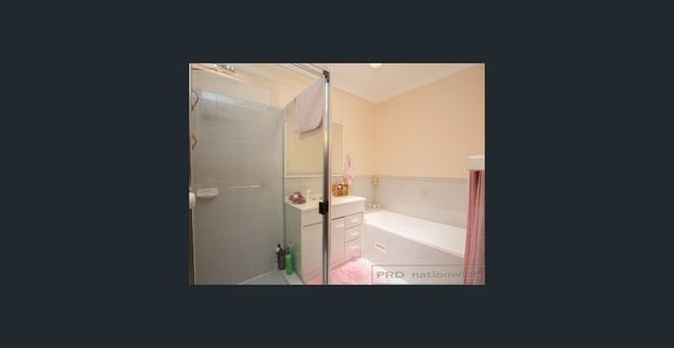 3 X BEDROOM UNIT IN GREAT LOCATION - Photo 1