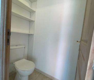 Location Appartement 2 pièces 42m² NIMES 30900 - Photo 2