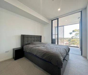 Stunning 1 Bedroom in Iq Burwood - Photo 1