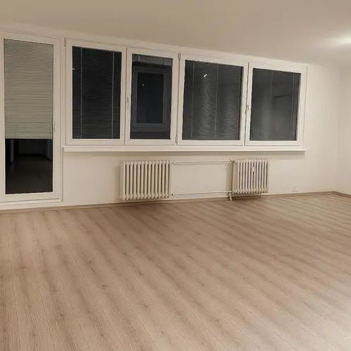Pronájem nezařízeného bytu 3+kk o 73 m - Фото 1
