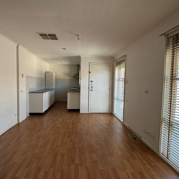 3 BEDROOM FAMILY HOME - Photo 1