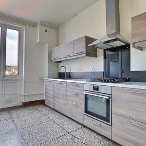 T2 CHAMALIERES TRAVERSANT AVEC CUISINE EQUIPEE - Photo 2