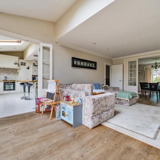 4 bedroom semi-detached house to rent - Photo 1