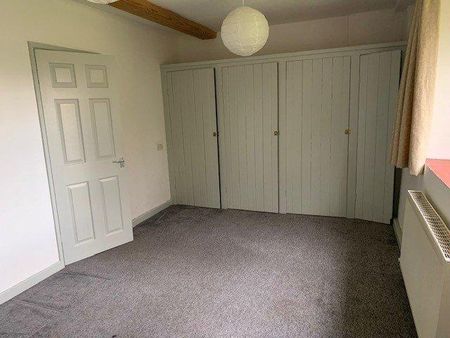 2 bedroom semi-detached house to rent - Photo 4