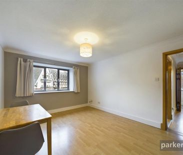 2 bedroom maisonette to rent - Photo 2