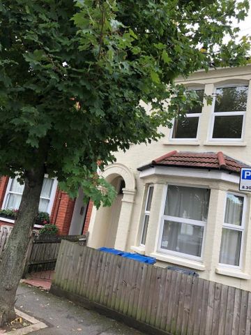 5 bedroom terraced house to rent - Photo 4