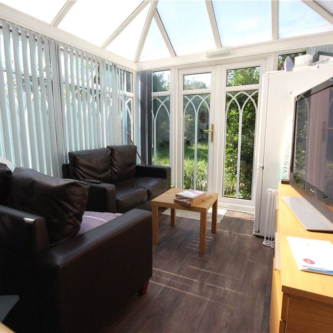 Queens Road, Egham, Surrey, TW20 9RT - Photo 1